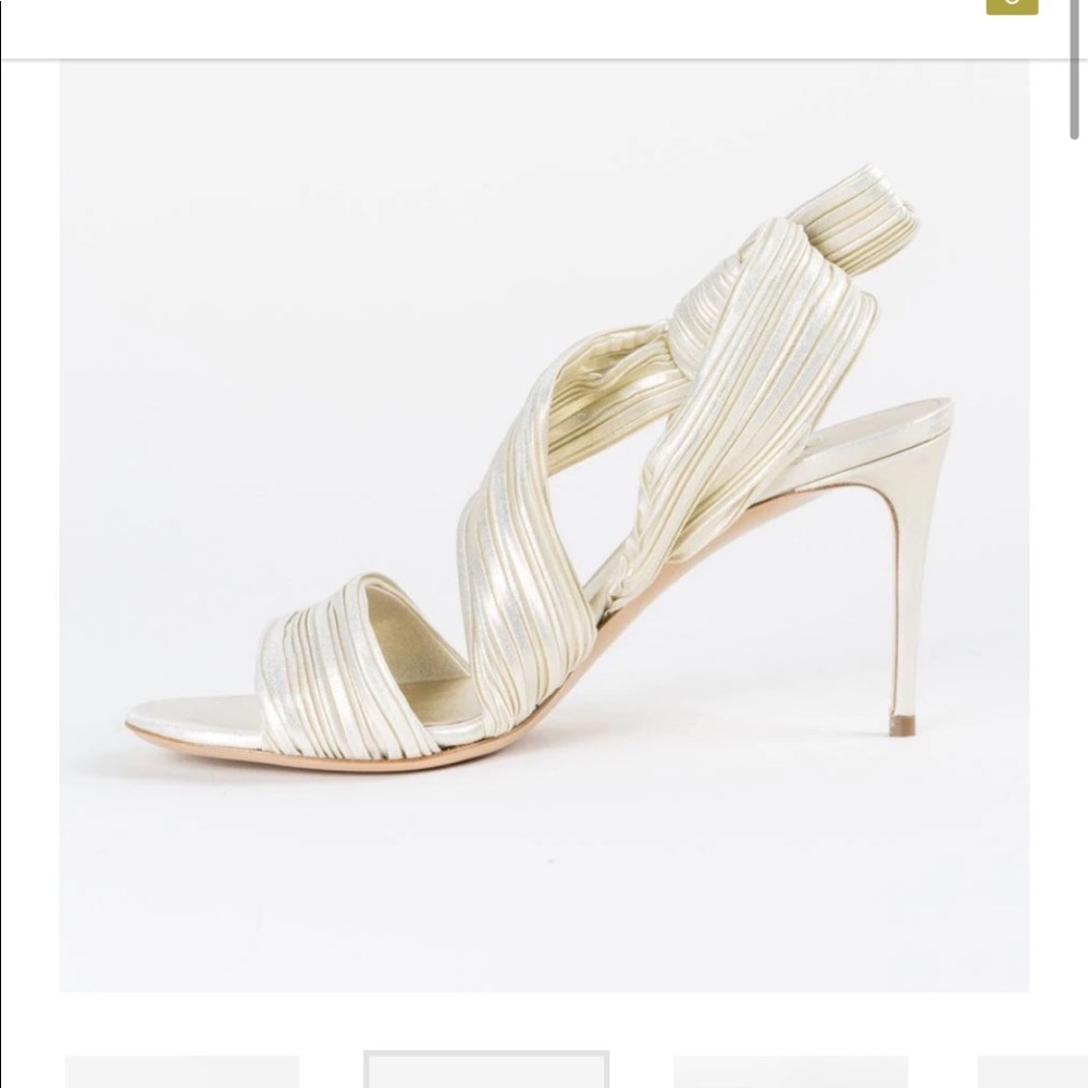 Casadei heels size 40 no box good condition